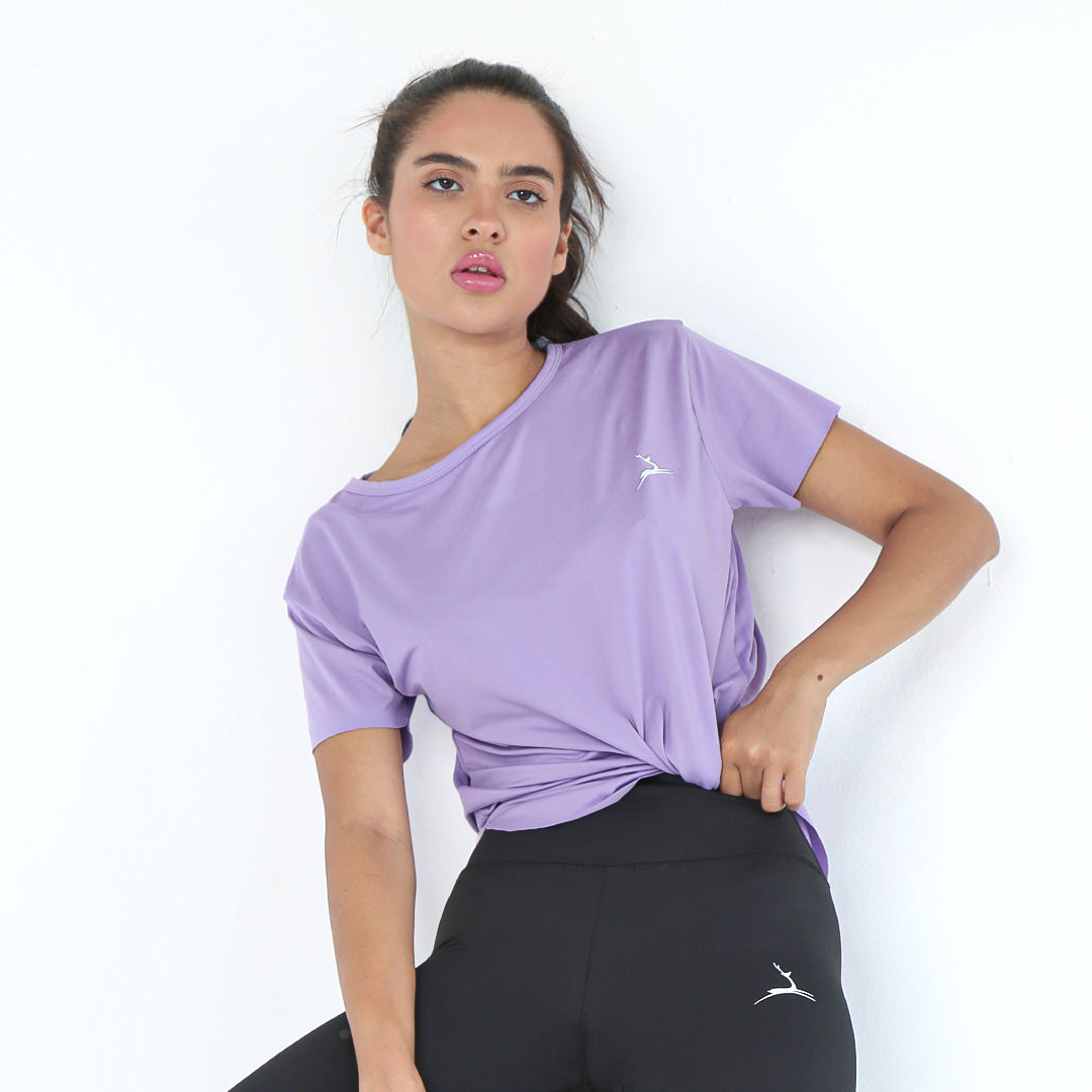 Basic-lightweight-short-sleeved-T-shirt.jpg