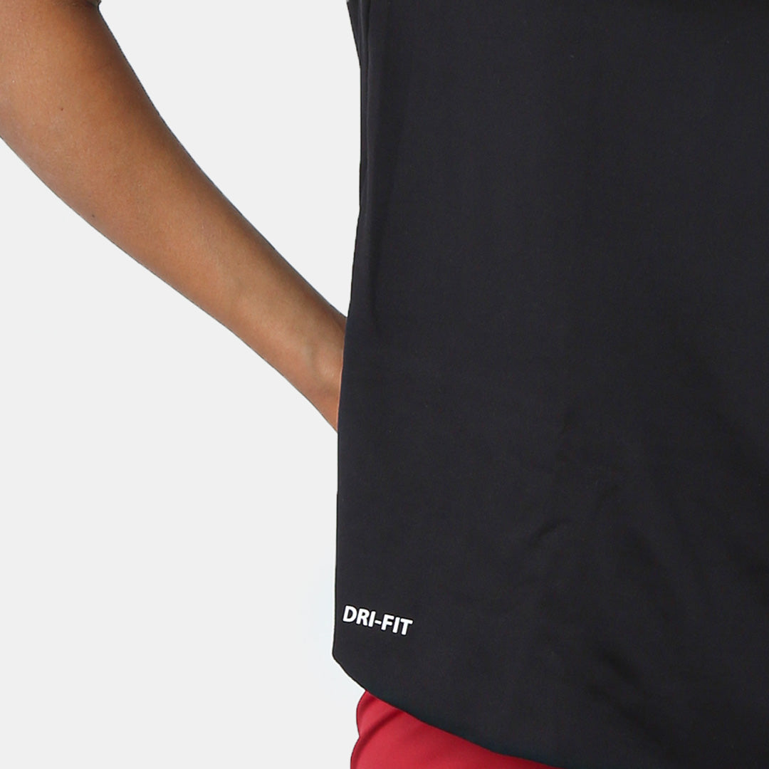 Basic-lightweight-short-sleeved-T-shirt.jpg