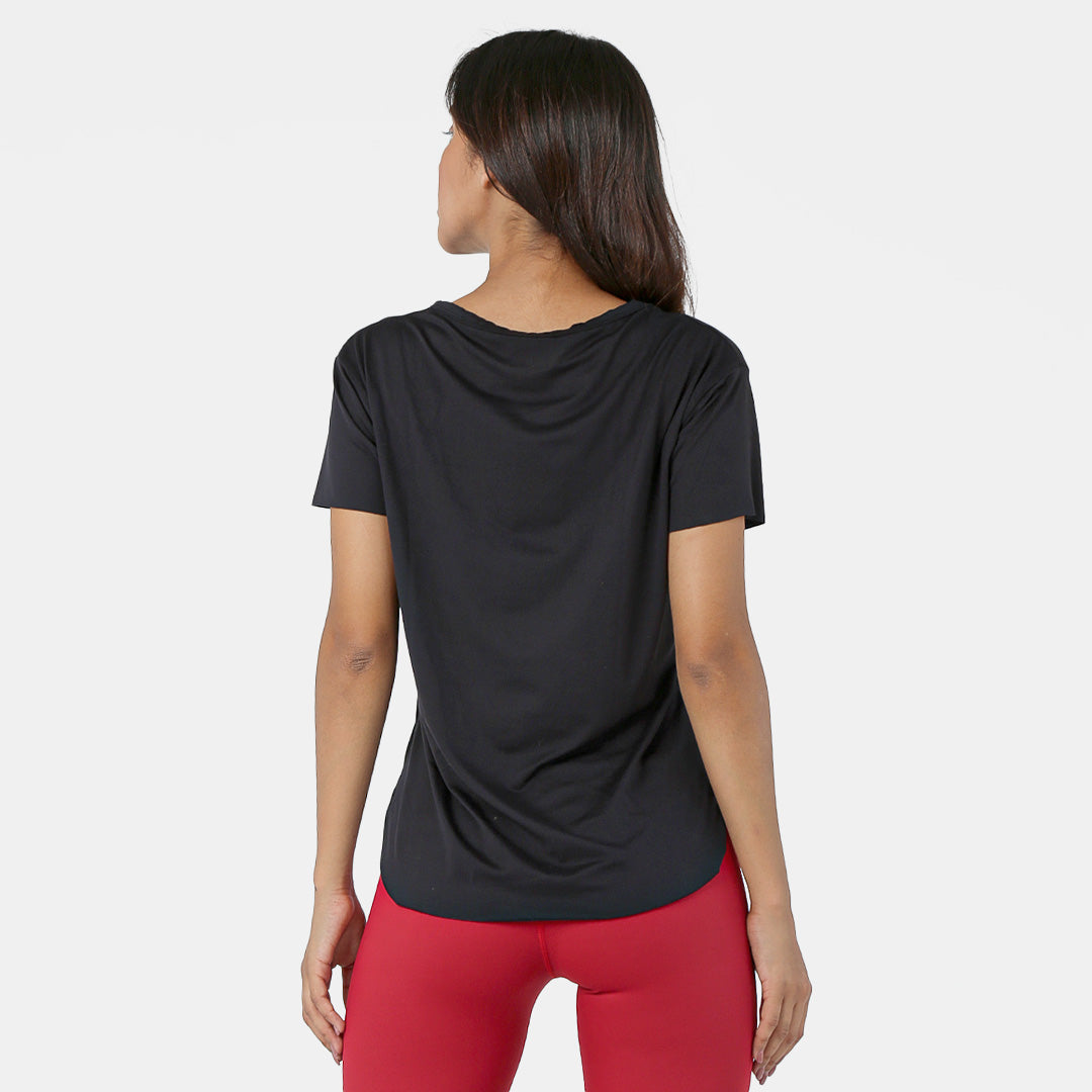 Basic-lightweight-short-sleeved-T-shirt.jpg