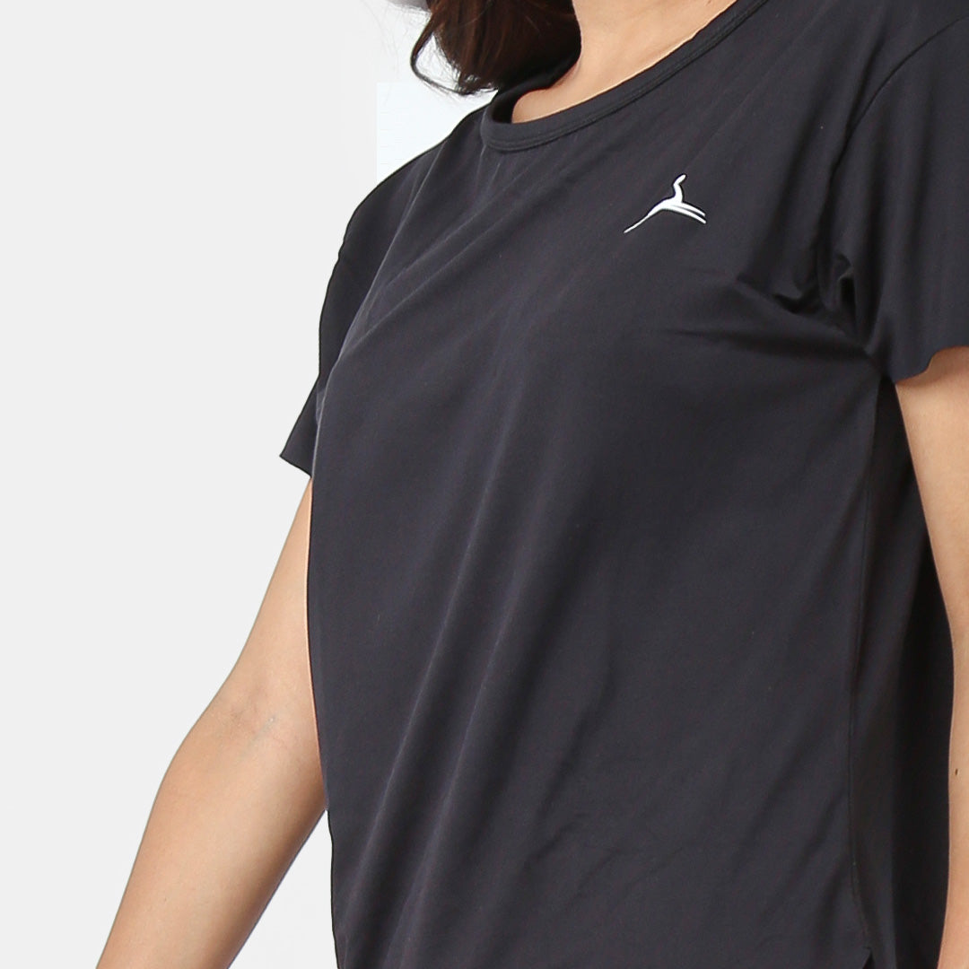 Basic-lightweight-short-sleeved-T-shirt.jpg