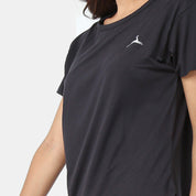 Basic-lightweight-short-sleeved-T-shirt.jpg