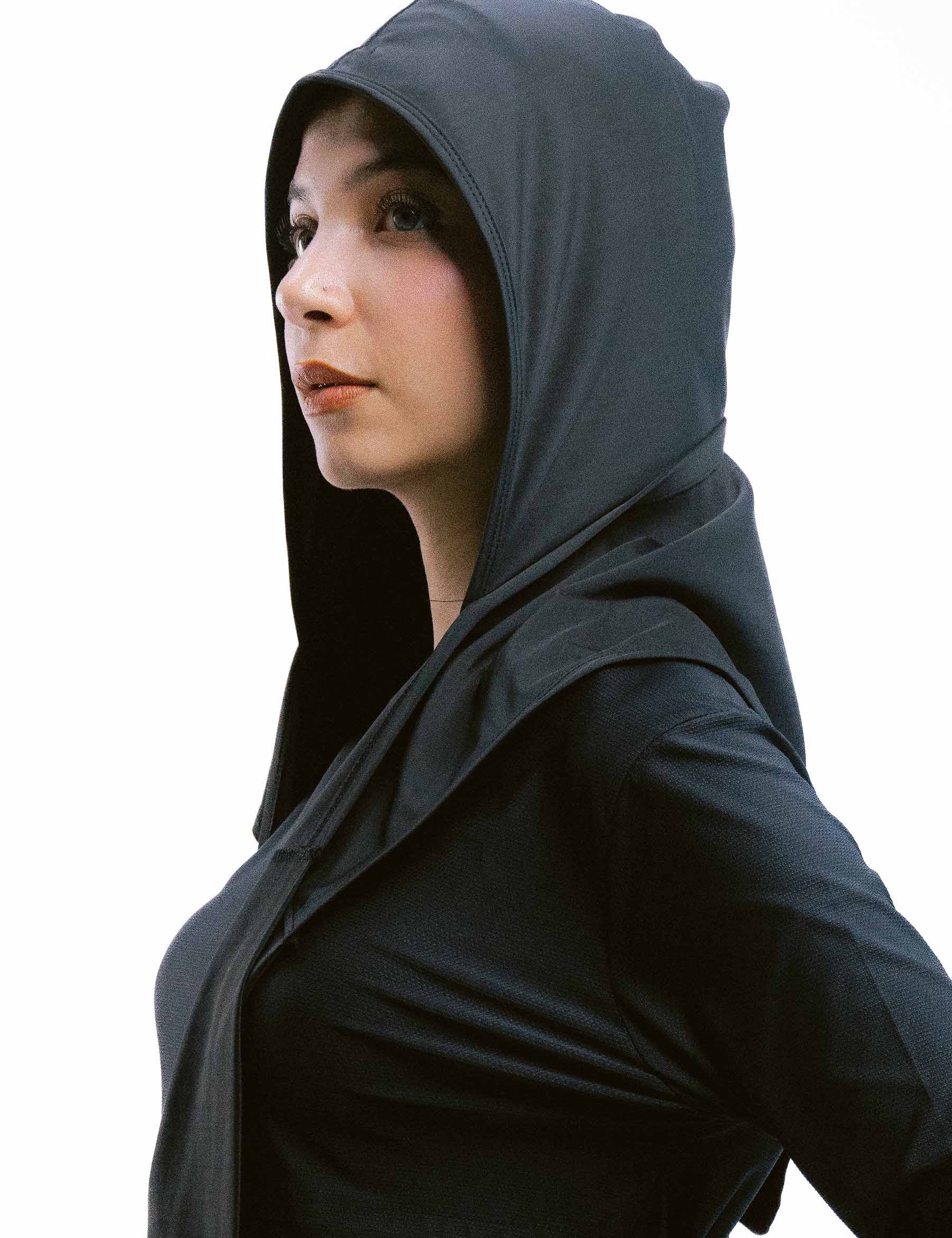hoodedskirtblackdoe_a031731c-9710-416b-a5fc-8c14885aeec9.jpg