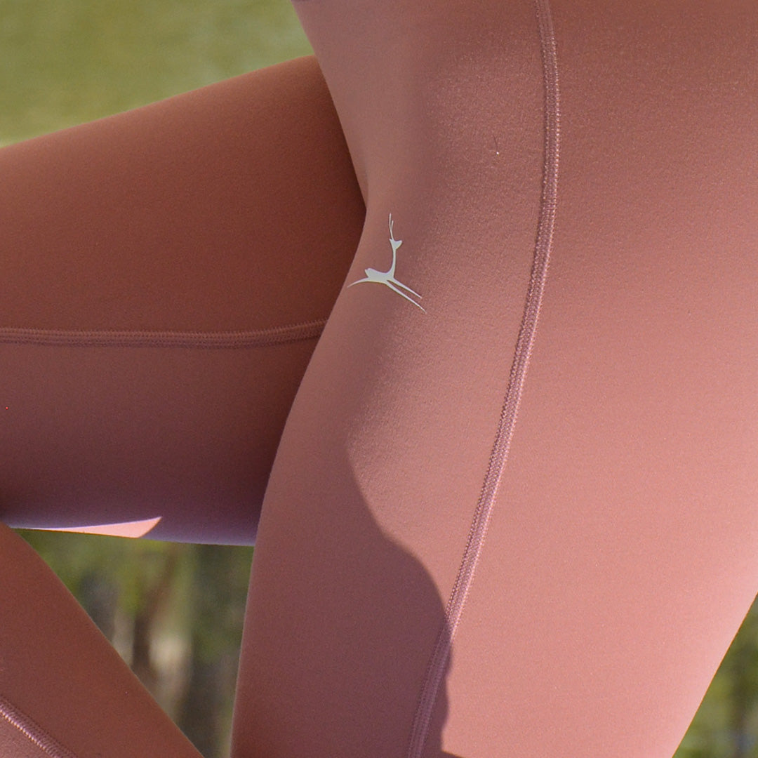 Doe Crossed Camel Toe Leggings