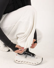 Close-up of white Doe Cloud Fit Pants brushed cotton fabric