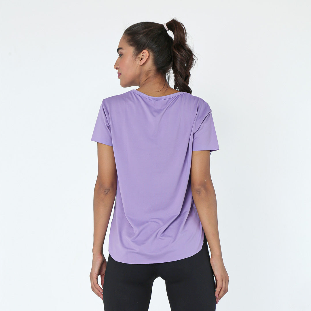 Basic-lightweight-short-sleeved-T-shirt.jpg